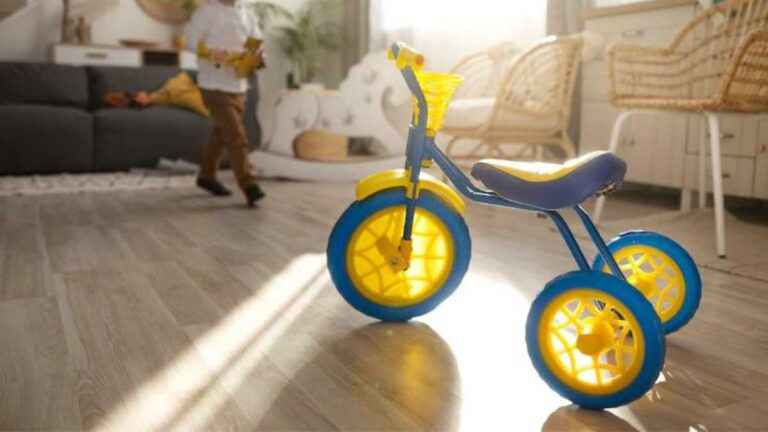Como desmontar triciclo infantil